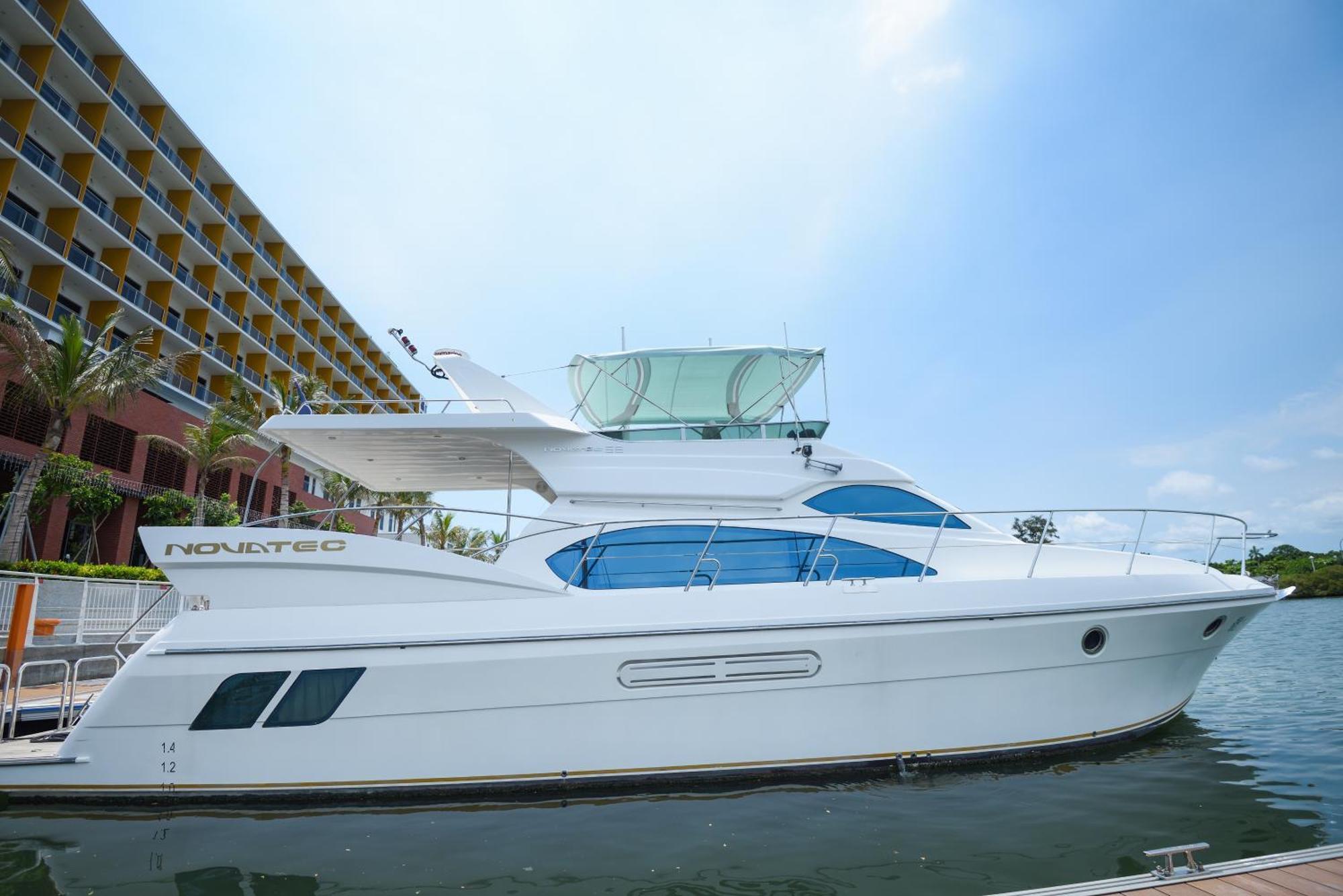 Formosa Yacht Resort Tainan Exterior foto A yacht at the Marina